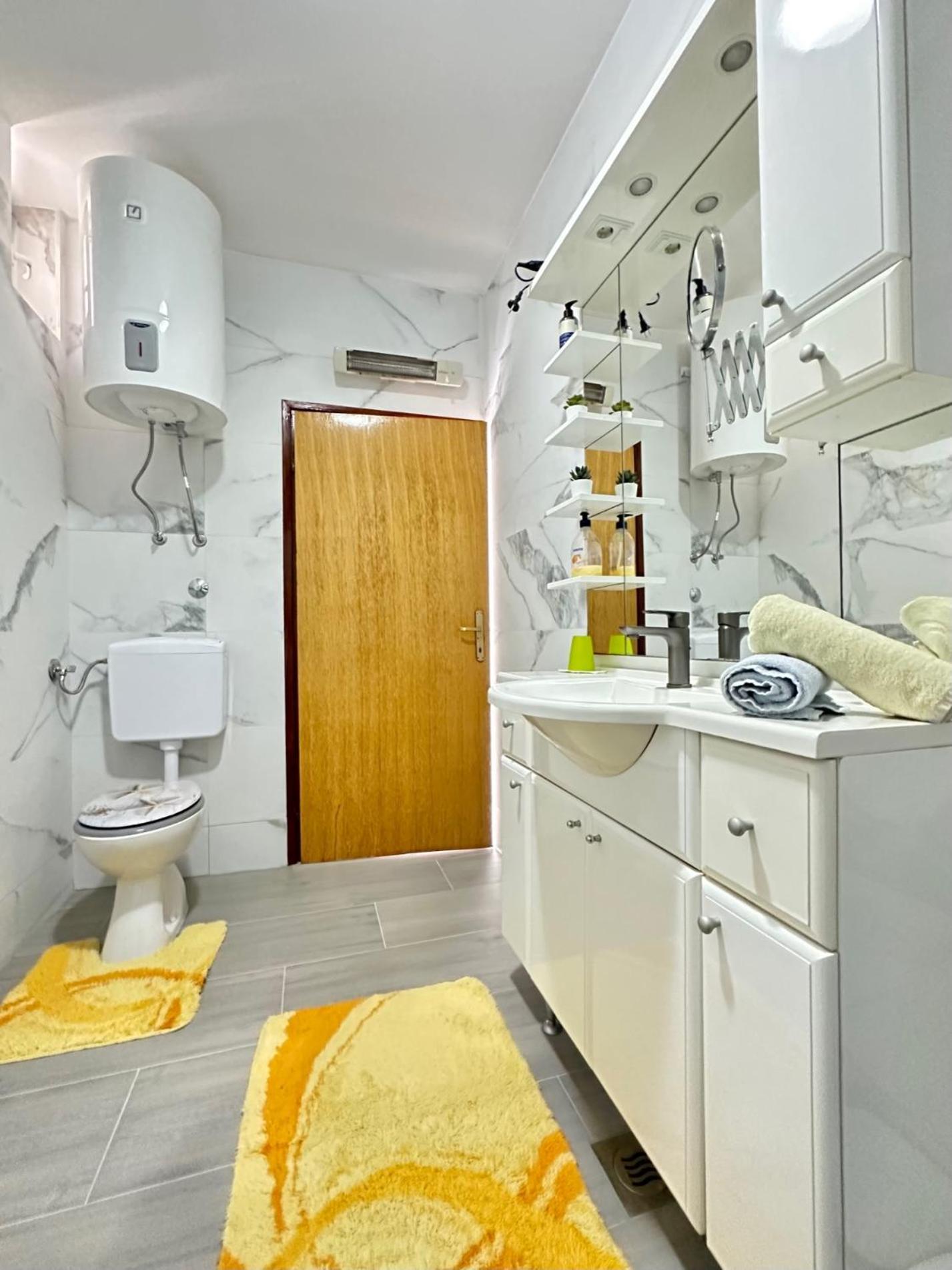 Apartments Hajl Кърк Екстериор снимка